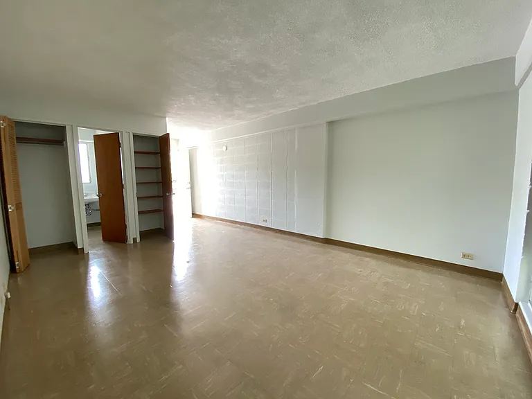 1511 Punahou St #403 — Photo 9