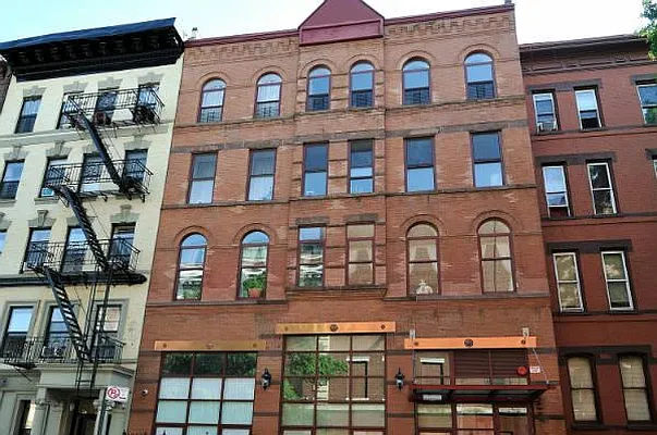 Sold by Level Group | media 35