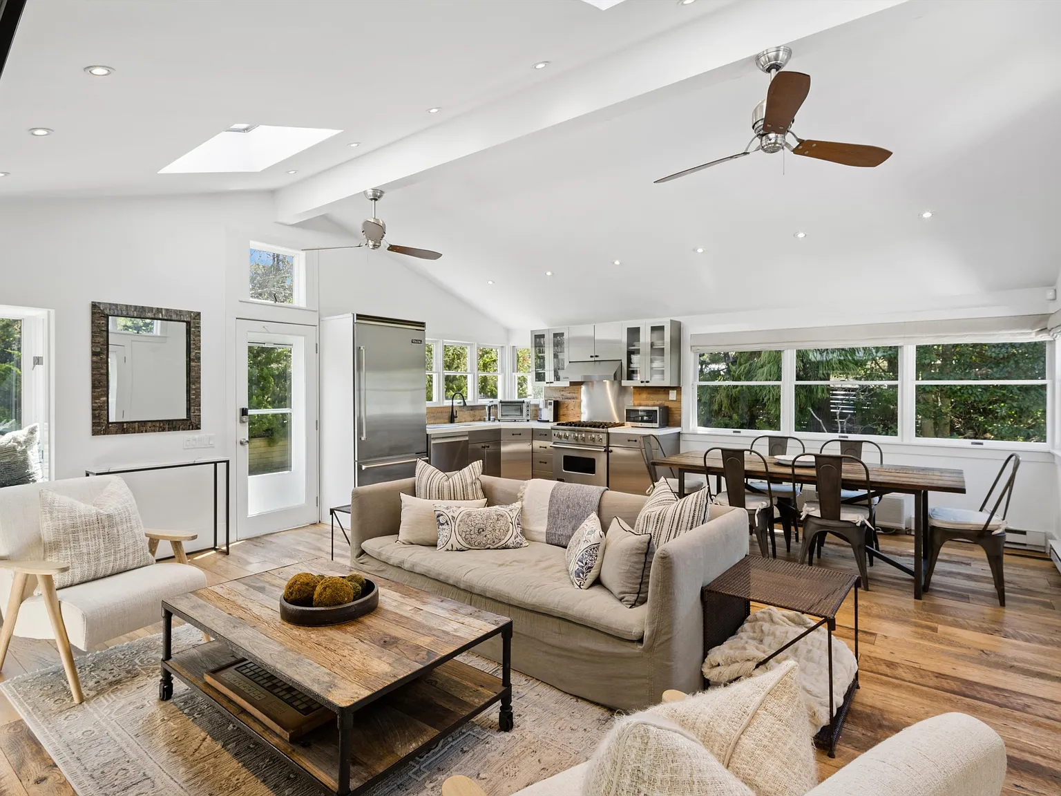Charming Amagansett Dunes Cottage — Photo 3