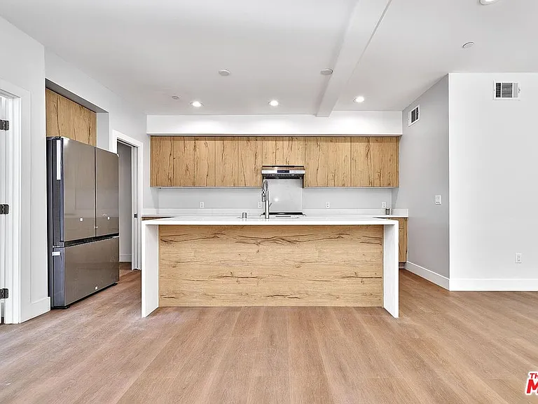 102 Marion Blvd — Photo 9