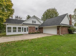 18121 Snyder Rd, Chagrin Falls, OH 44023