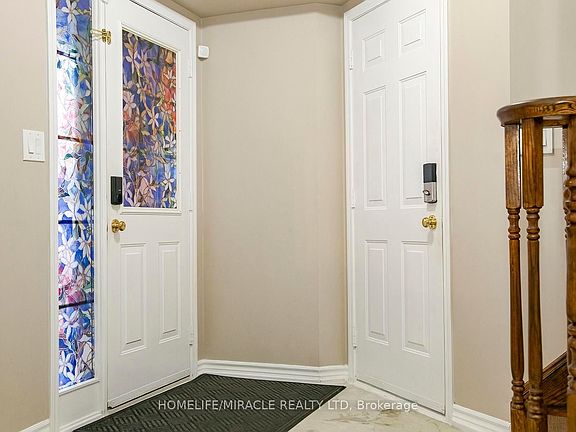 4th image of 81 Narrow Valley Cres