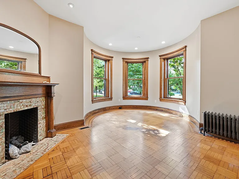 922 E Capitol St NE — Photo 11