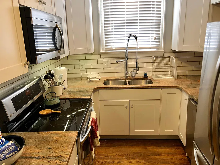 2132 Scott Ave — Photo 14