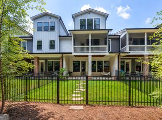945 Kenway Ave, Roswell, GA 30076