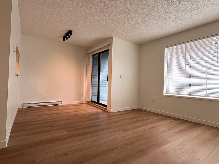 2225 Triumph St #416 — Photo 3