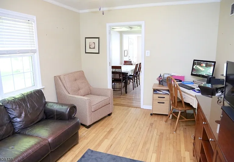 41 Beechwood Rd — Photo 3