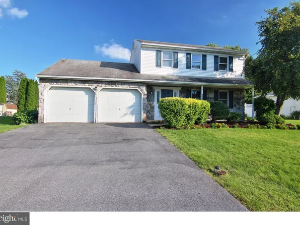 221 Hope Dr, Blandon, PA 19510
