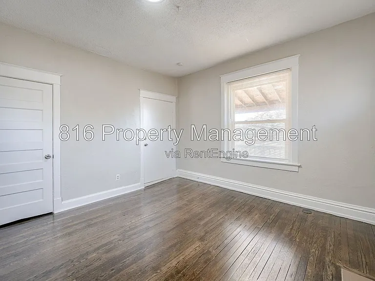 2416 E 22nd St #2W — Photo 13