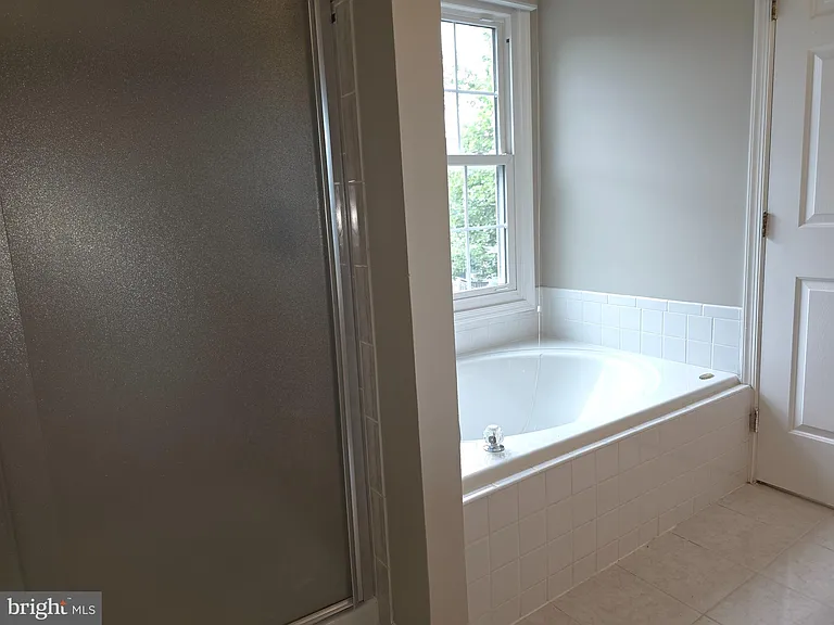 218 Eisenhower Ct — Photo 12