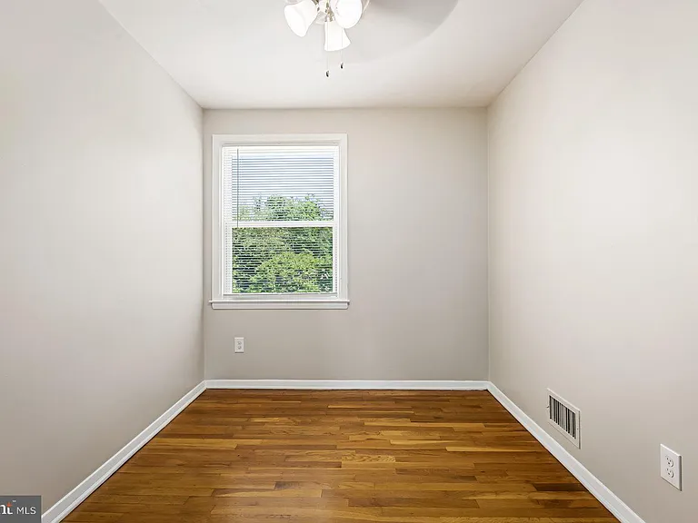 202 Cove Rd — Photo 13