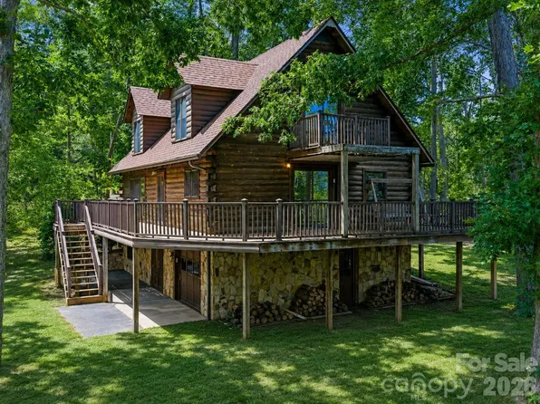 270 Dana Rd, Green Mountain, NC 28740