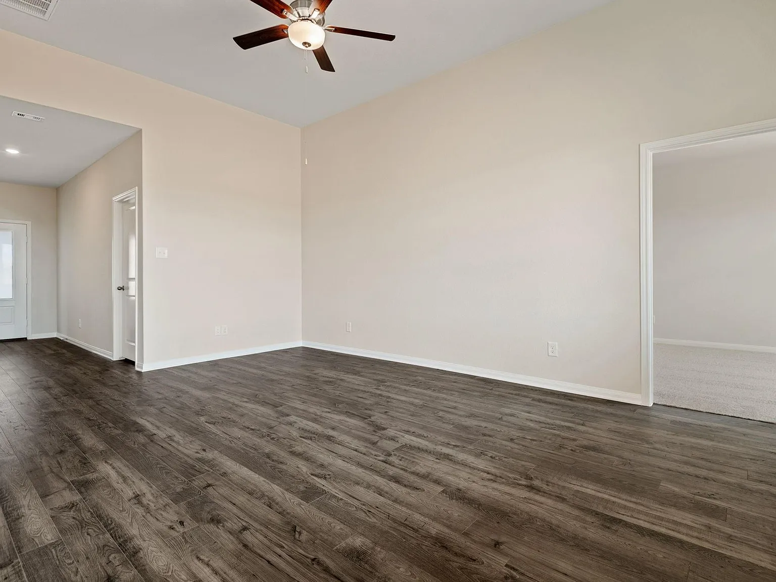 3 bed, 2.0 bath, 1316 sqft, $2,195 — Photo 4