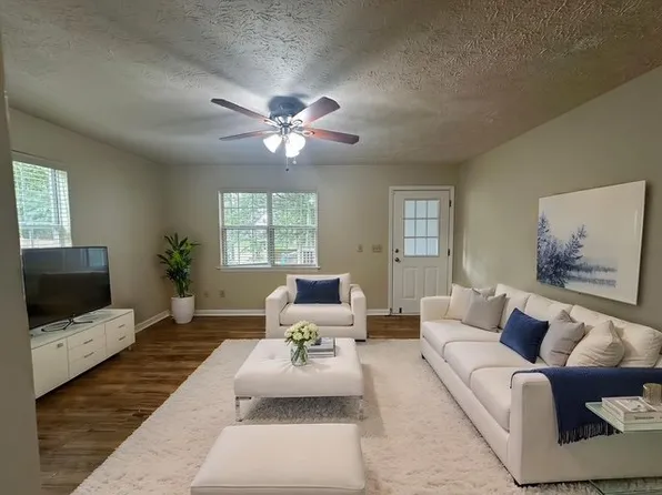 3801 Ridge St, Flowery Branch, GA 30542