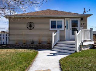 237 N 5th Ave, Forsyth, MT 59327