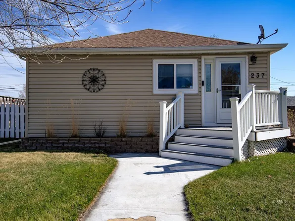 237 N 5th Ave, Forsyth, MT 59327