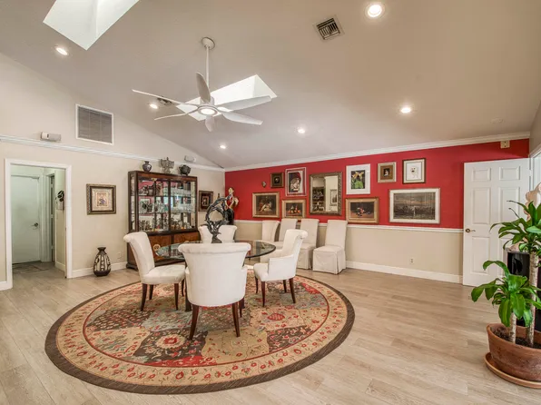 5631 Whirlaway Road, Palm Beach Gardens, FL 33418