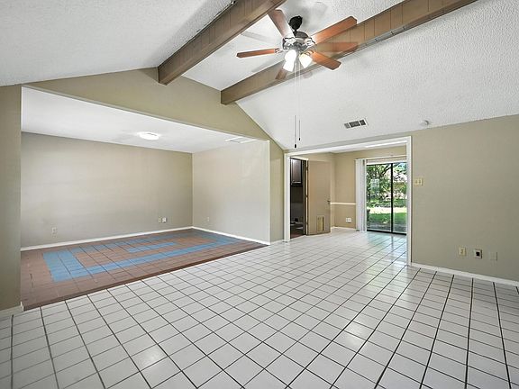 2nd image of 115 Mesa Wood Dr