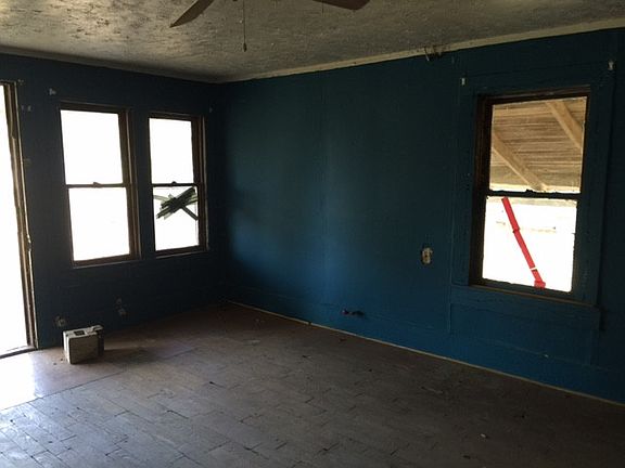 3rd image of 343 W 7th St
