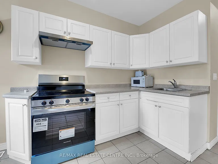 31 Gibson Ave — Photo 5