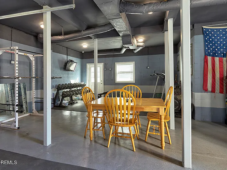 304 Arnold Ave — Photo 44