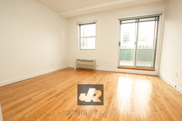 Rented by Jonis Realty | media 54