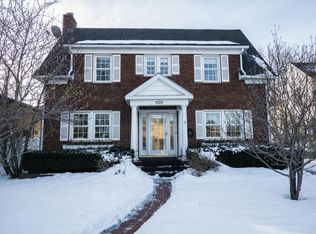 806 N 8th St, Manitowoc, WI 54220