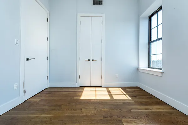 Rented by Nooklyn NYC LLC | media 25