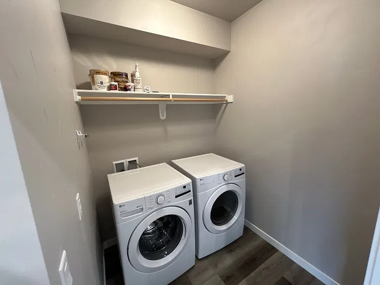 3674 SW Badger Ave — Photo 8