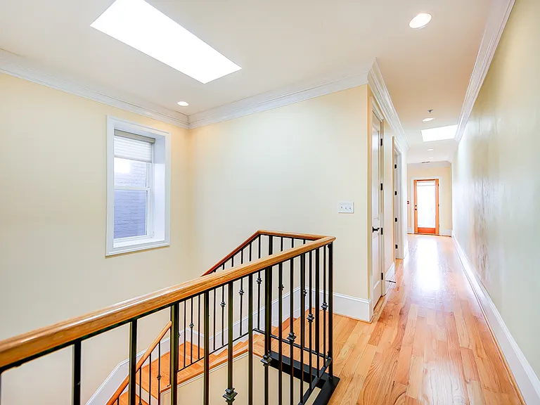 629 4th St NE #3 — Photo 14