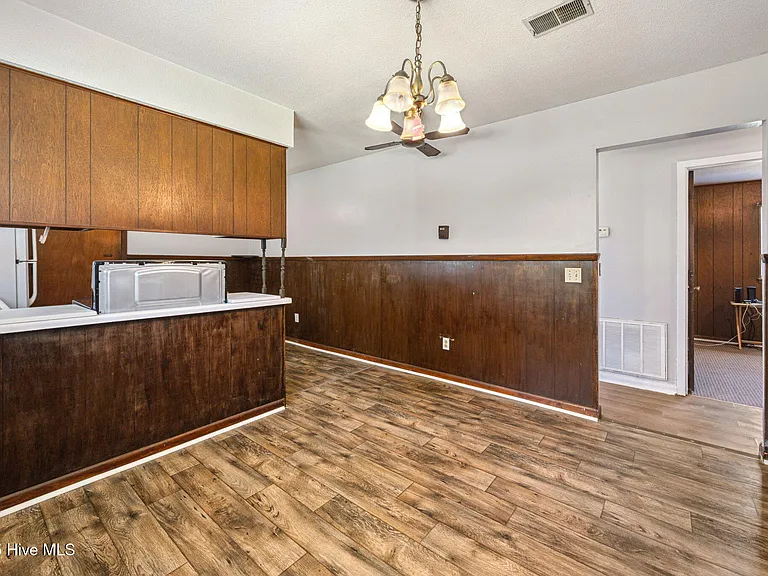 10 Stoney Rd — Photo 11