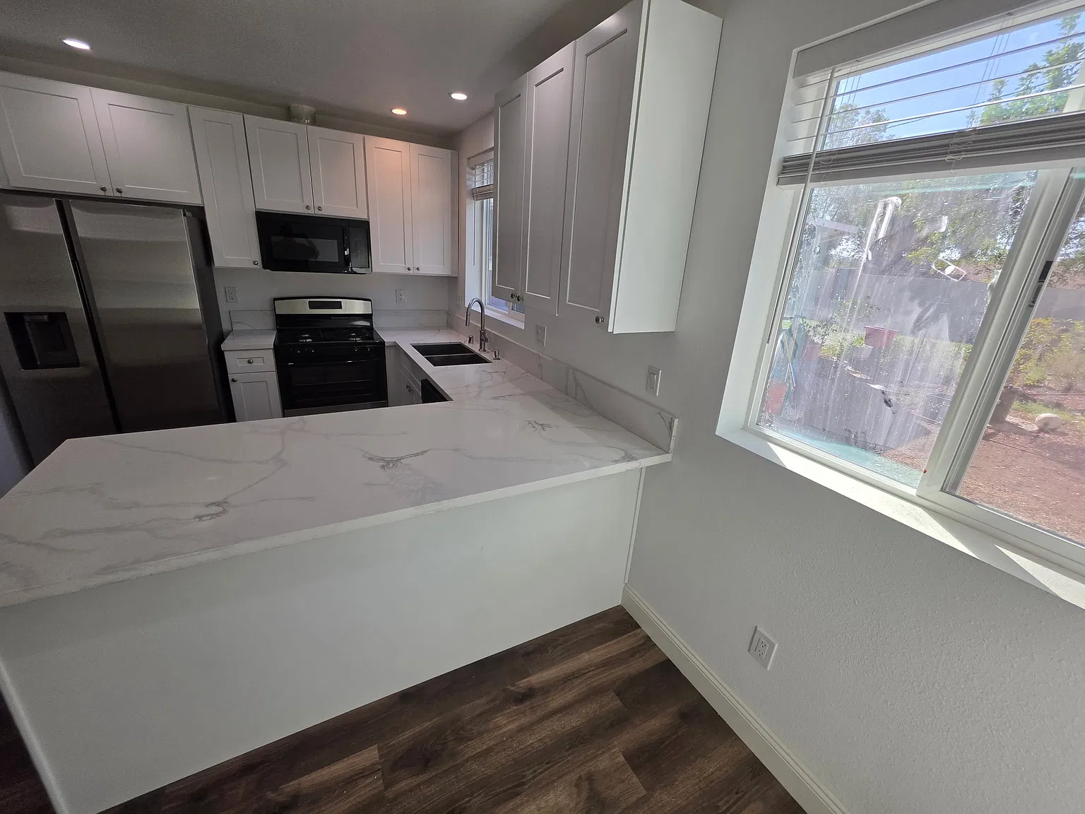2 bed, $3,000 — Photo 3