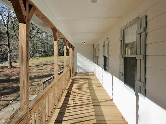 5th image of 409 Tussahaw Point Dr