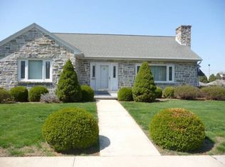 203 W Areba Ave, Hershey, PA 17033