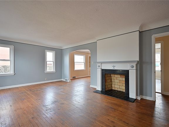 2nd image of 3131 Rocky River Dr