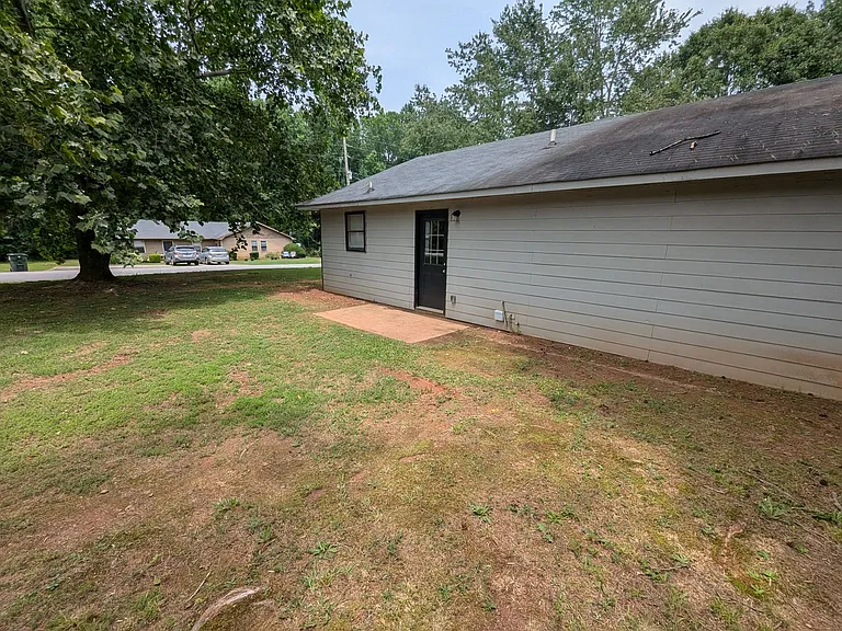 410/412 Rustwood Dr — Photo 10