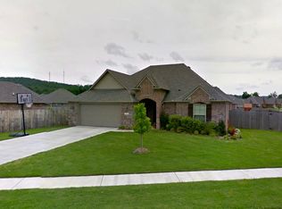3881 W Mountain View Dr, Fayetteville, AR 72704