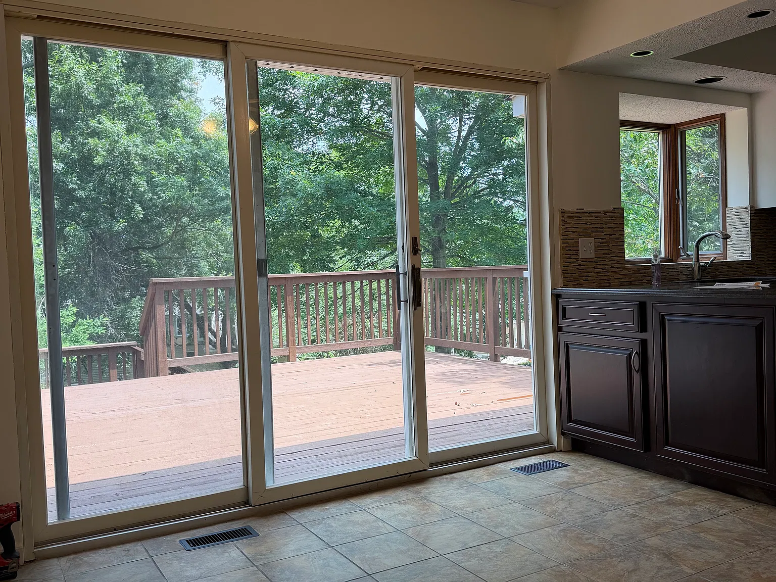 4 bed, 2449 sqft, $2,900 — Photo 4
