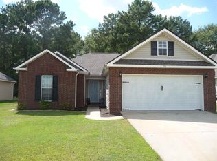 136 Sunnymeade Dr, Warner Robins, GA 31093