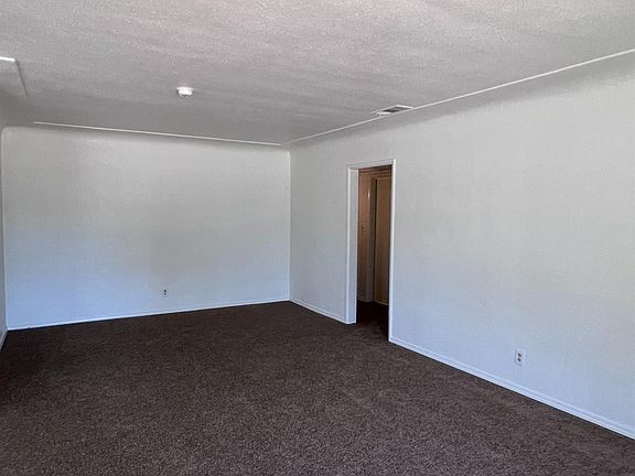 4th image of 2905 E Lamona Ave