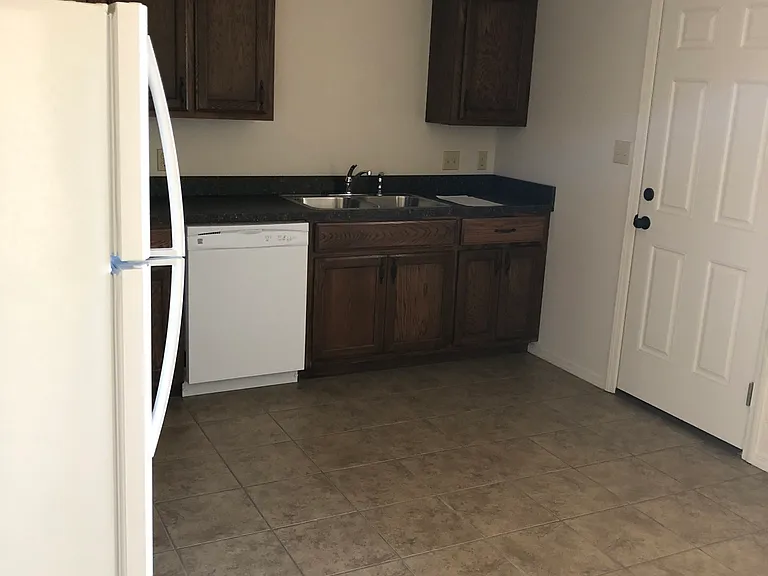 214 Ashley Dr — Photo 13