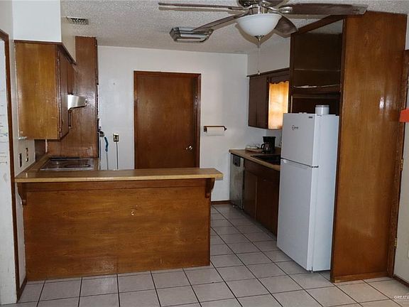 4th image of 27 Las Palmas Dr