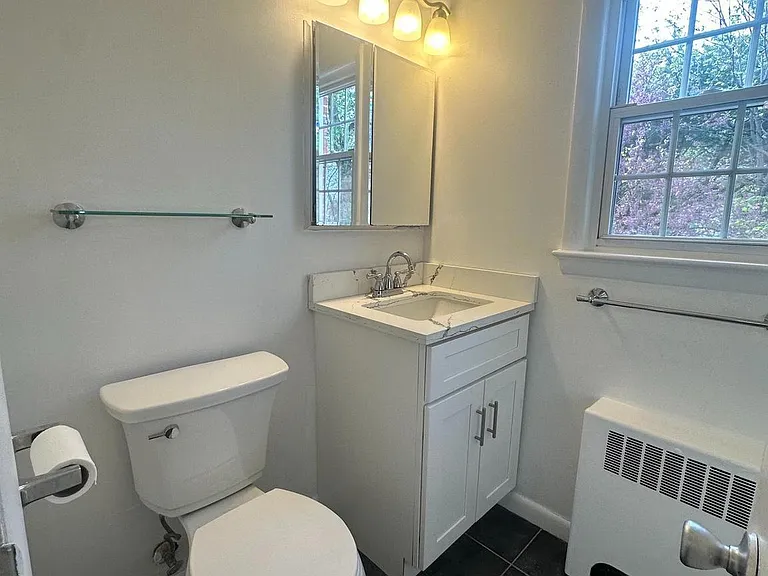 155 Talbott St #155 — Photo 4