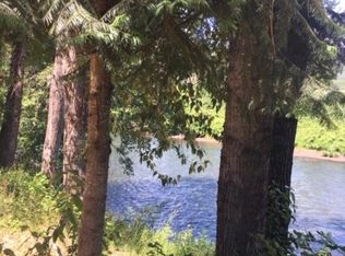 2500 Lampman Rd, Gold Hill, OR 97525