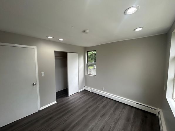 601 Chapel Ave W #L5