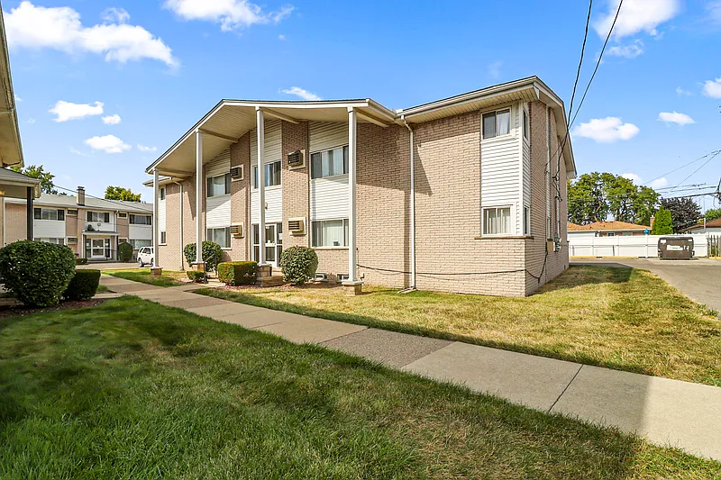 560 Harrison Blvd #54