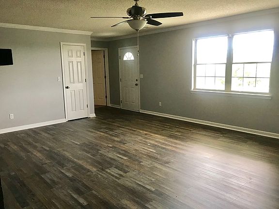 3rd image of 81 Whispering Pine Dr
