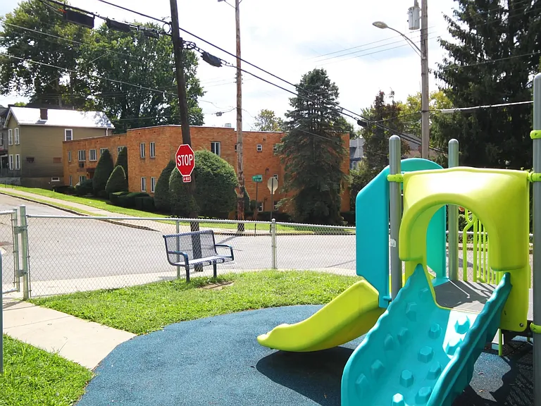 600 Orchard Ave — Photo 10
