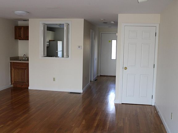 3rd image of 193 Camp St APT H3