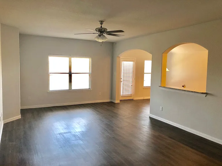 9124 Curacao Dr — Photo 1